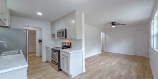 RENOVATED 4/2 in Walkable Location, Stainless Steel Appliances, & Garage/Workshop! Available NOW for $1850/month! Gallery 11