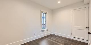 Beautiful Remodeled House with Fenced Yard in Maple Leaf Gallery 22