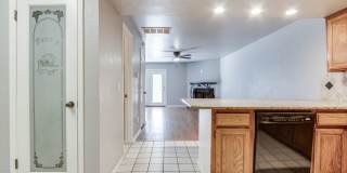 GREAT 2BED 2 BATH 2 CAR GARAGE TOWNHOME MINUTES FROM TURNPIKE!!!! Gallery 18