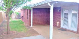 Beautifully Updated 3 bed 2 bath Gallery 12