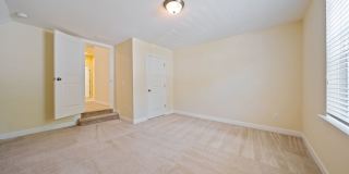 Available June 1!! Beautiful and Bright 4 Bedroom + 2.5 bath home with Loft & Open Floor Plan! Gallery 11