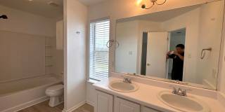 Recent Remodeled, Two Story 4 Bedrooms 2.5 Bathrooms Home for Rent in Prime West of Elgin, Texas, Cul-De-Sac, easy access to 290 and 95. Gallery 15