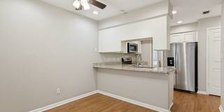 GROUND-FLOOR 2-BEDROOM ALAMO HEIGHTS CONDOMINIUM Gallery 15