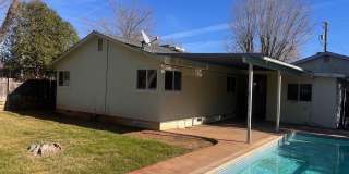 Charming 3 Bedroom House With Inground POOL Gallery 16
