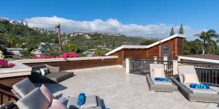 Wailupe Seaside Haven: Beachfront Luxury Home w/ Infinity Pool & City Proximity Gallery 38