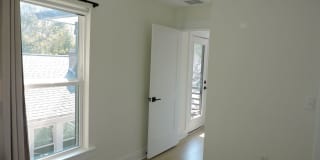 East Hill gem! Gallery 16