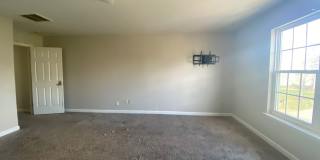 Room in 4 Bedroom Home at Hampton Pl Dr Gallery 21