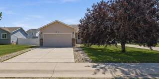 AVAILABLE NOW –   3 BD, 2 BA, 2 Car Garage - Pet Friendly | Wellington, CO Gallery 1