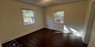 Charming 2 Bedroom Home Minutes from Downtown Greenville Gallery 4