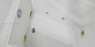 2270 NE 68th St Gallery 11