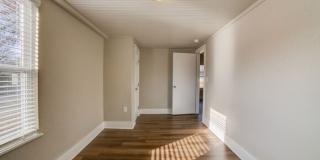 2509 East 7th Street Gallery 20