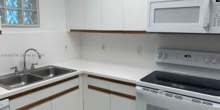 9156 Collins Ave Gallery 10