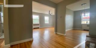 Nice 2 bed in Brookline Gallery 11