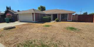 Beautiful 3 Bedroom 2 Bath Home on Large Corner Lot Gallery 1