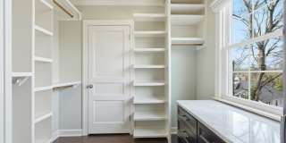 1 Month's Free Rent - 5 Bedroom Home Between 12 South and Oak Hill Gallery 21