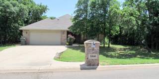 3 bd/2 ba on Half acre - Edmond Schools Gallery 1