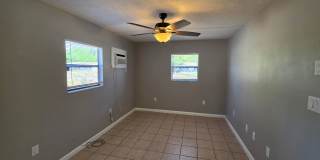 Studio garage apartment Gallery 5