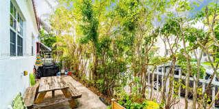 8401 Crespi Blvd Gallery 3