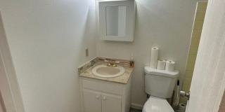 Cozy 2 Bedroom unit with community pool! Gallery 17