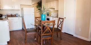 Willow Gardens Apartments Gallery 16