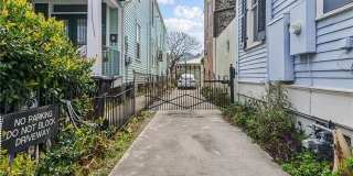 1404 PRYTANIA Street Gallery 44
