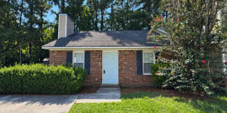Charming Brick Duplex on a Cul-de-Sac with Fenced Yard! Gallery 1