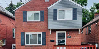 Comfortable 3-Bedroom Home with Private Backyard in Pittsburgh! Gallery 1