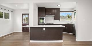 Upgraded Oceanside 3 Bedroom, Available Now! Small Pet OK! Gallery 10