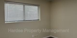 2106 N 33rd St. Gallery 20