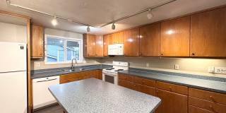 Single Family Home in Beaverton, OR 6 Beds 3 Baths w/ Double Car Garage! Single Family Home in Beaverton, OR 6 Beds 3 Baths w/ Double Car Garage! Gallery 11