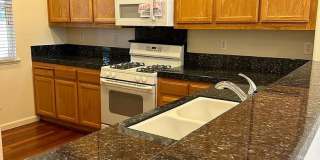 3BR/2.5BA Oak Commons Home w/ Backyard & Community Pool & Park Gallery 4