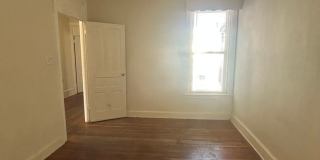 Spacious 3 bedroom uptown, Harrisburg Gallery 16