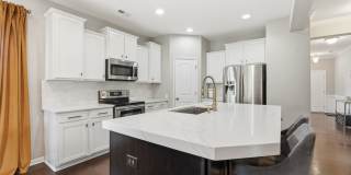 Spacious 5BR House in Concord Gallery 1