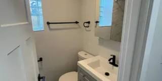 3929 North Southport Avenue Gallery 5