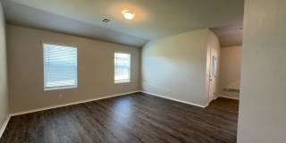 Beautiful 3 Bedroom 2 Bath Home in Shawnee Gallery 6