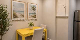 1008 N 18th Ct Gallery 2