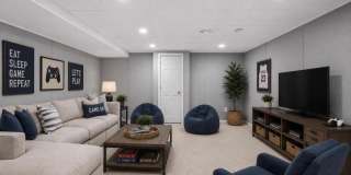 25 WHITTINGHAM Circle Gallery 6