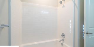 Beautiful 4 Bedroom Home Gallery 63