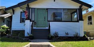 Craftsman style house near EOU and downtown Gallery 1