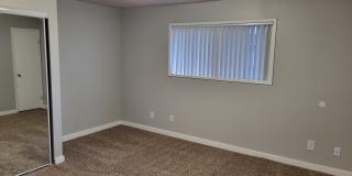 Townhouse Square Gallery 17