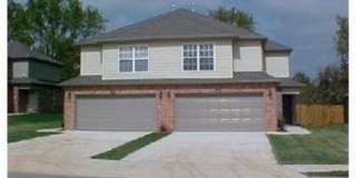 824 Oakwood Ct Gallery 1