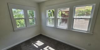 2509 Gladstone St Gallery 24