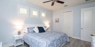***STUNNING POOL HOME***4BEDS / 4BATHS***GOLDEN SHORES***FURNISHED SEASONAL RENTAL*** Gallery 29