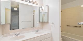 3 Bedroom, 1.5 Bath Condo Available in Cinnimon Courtyard Gallery 16