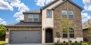 Spacious 4BR Duplex in Forney Gallery 1