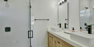 918 Eisenhower Boulevard Gallery 6