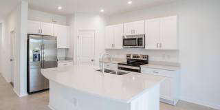 Like new 3/2.5 Townhome Gallery 8