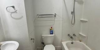 2 bedroom 1 bath house in Highland! Gallery 7