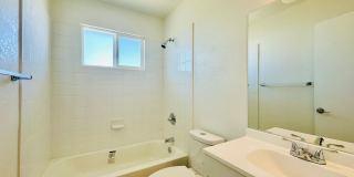 4424 Bellevue Newly Renovated Apartments with All Appliances Included! Gallery 13