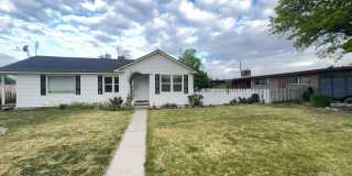 2 Bedroom / 1 Bathroom Duplex in Prineville Gallery 1